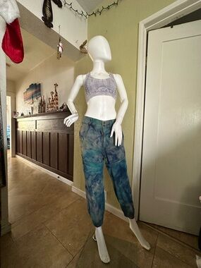 Nikibiki top mineral wash. Tie-Dye Cargo Joggers BDG set